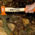 Utilisation de la hachette avec manche en bois de frêne Bahco