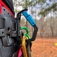 Uttilisation du mousqueton porte-outils pour l'élagage de Notch