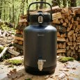 Mise en contexte du du distributeur isotherme Tank Pro de 7000mL avec robinet de Qwetch